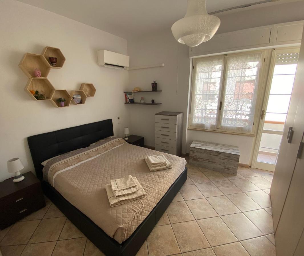 Lovely Sardinia Apartment Porto Torres Exterior foto